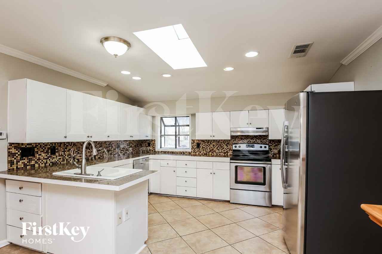 4336 Lake Laurel Dr Se - Photo 4 of 15