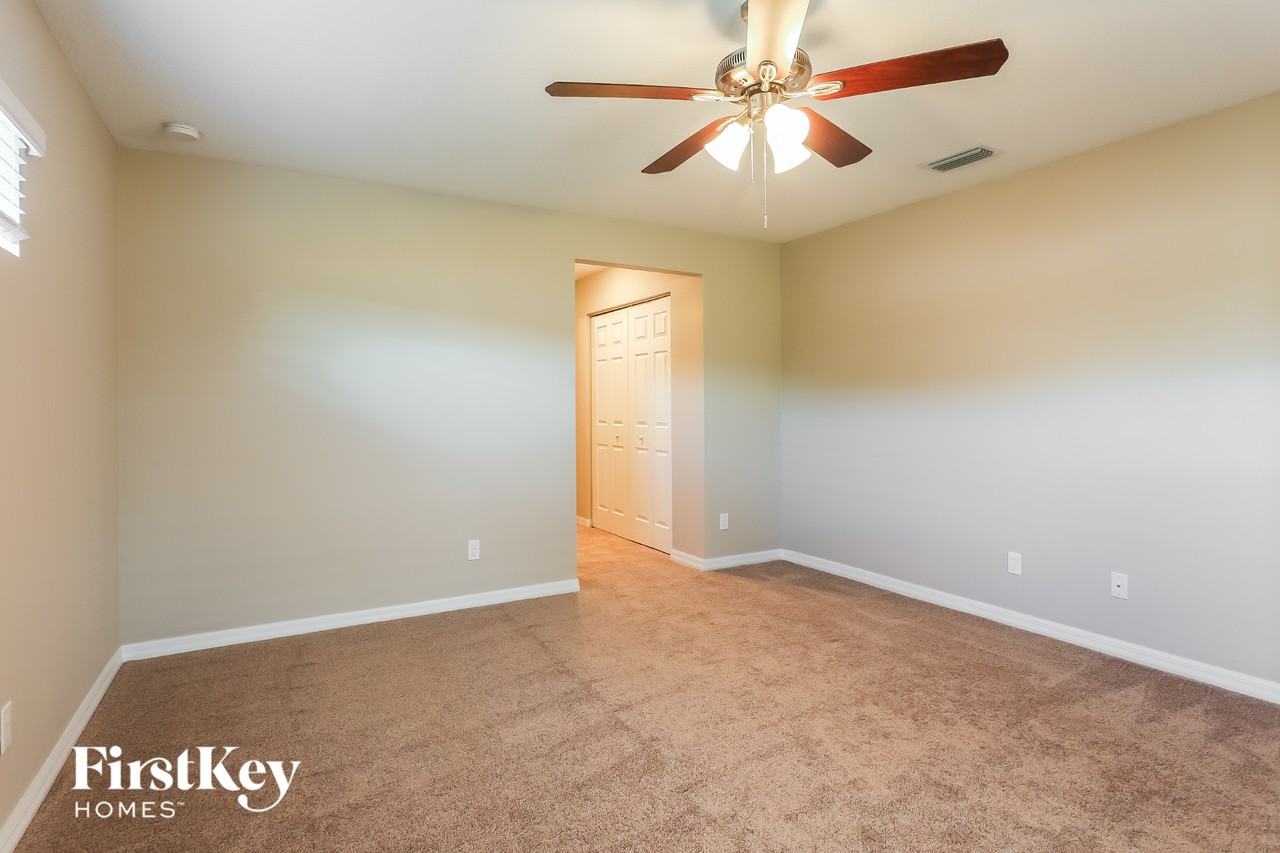 1337 Sw Goodman Ave - Photo 7 of 15