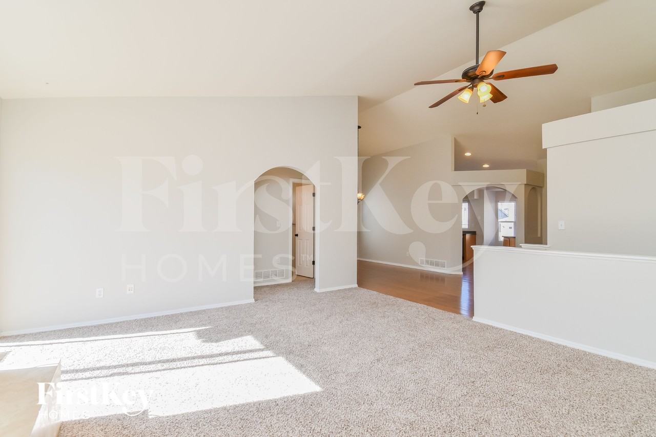 4139 Ascendant Dr - Photo 4 of 15