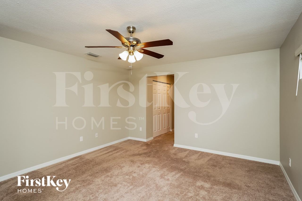 2450 Sw Madiera St - Photo 6 of 15