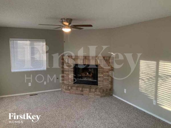 4115 Bowsprit Ln - Photo 3 of 11