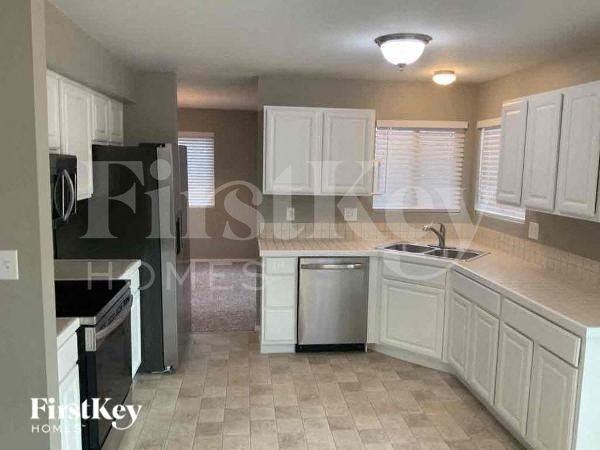 4115 Bowsprit Ln - Photo 4 of 11