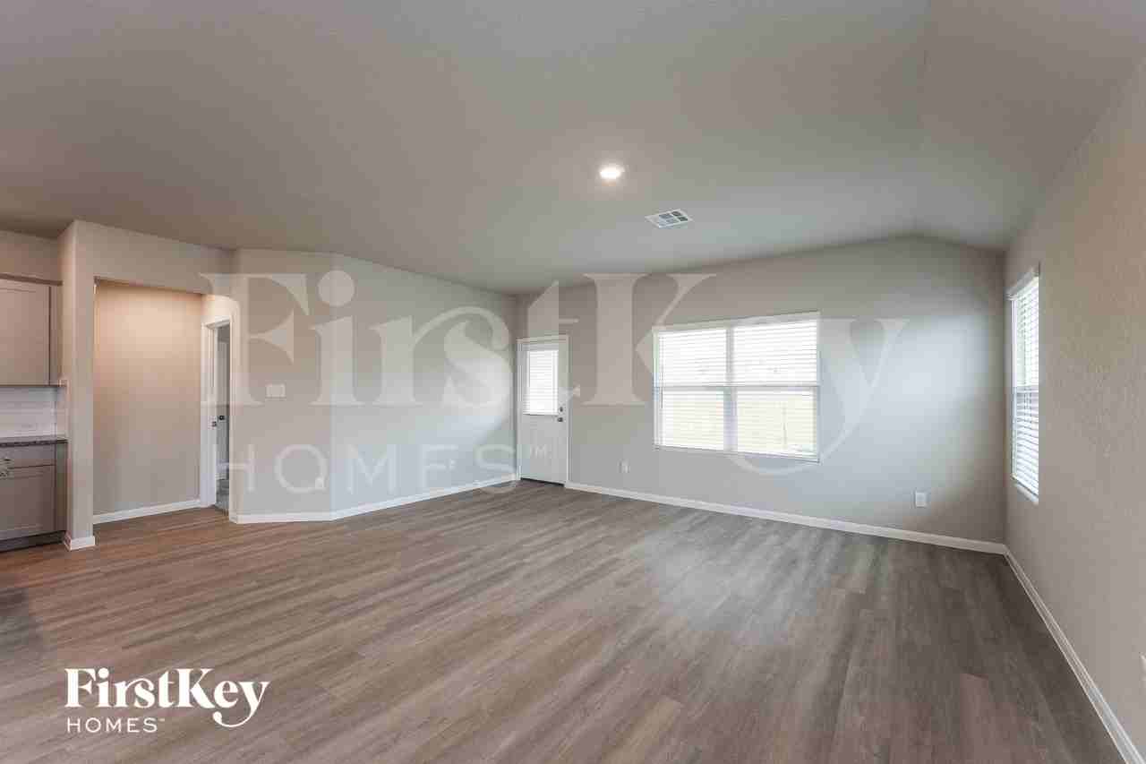 5553 Basil Chase - Photo 3 of 15