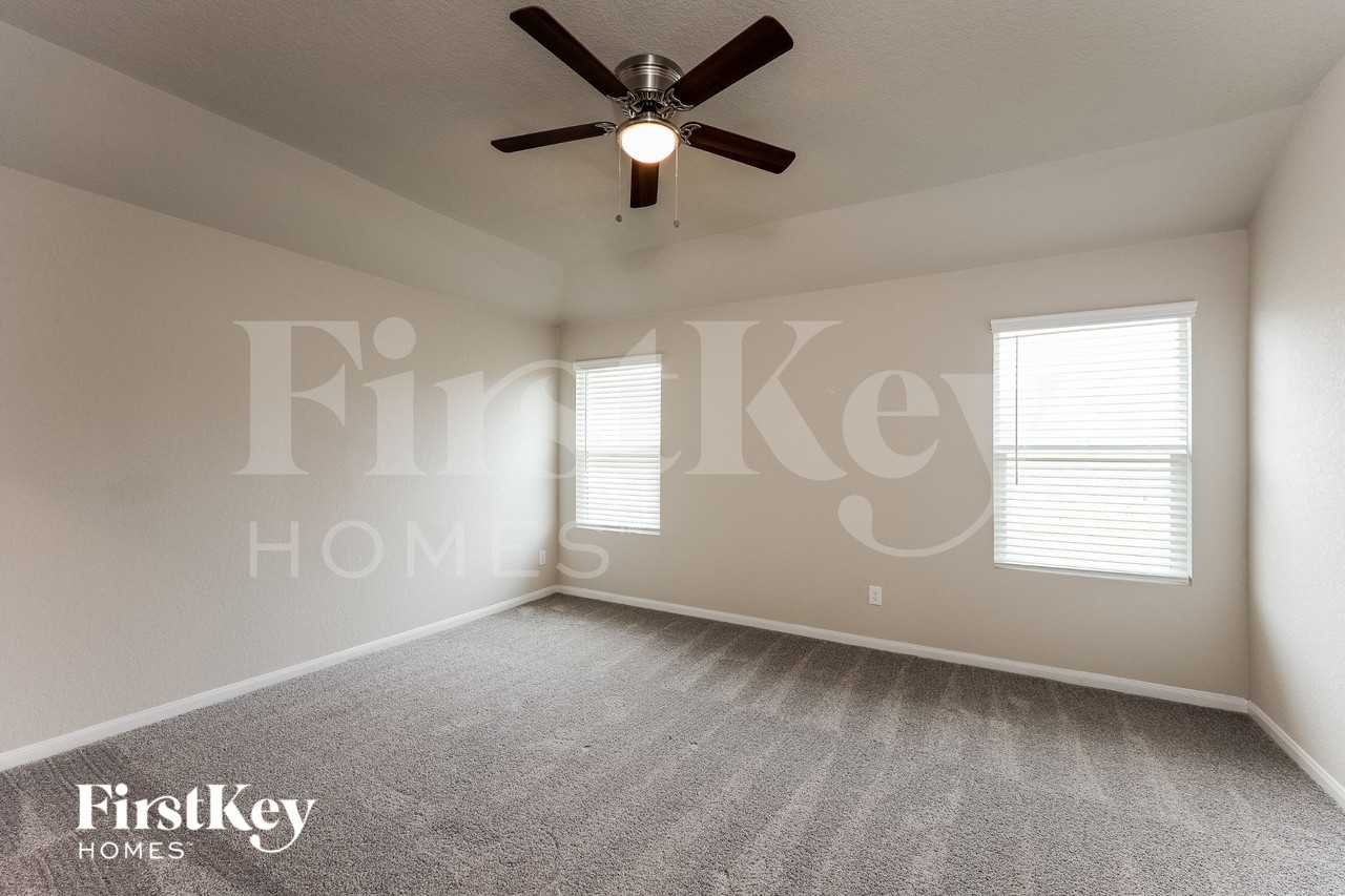 5553 Basil Chase - Photo 7 of 15