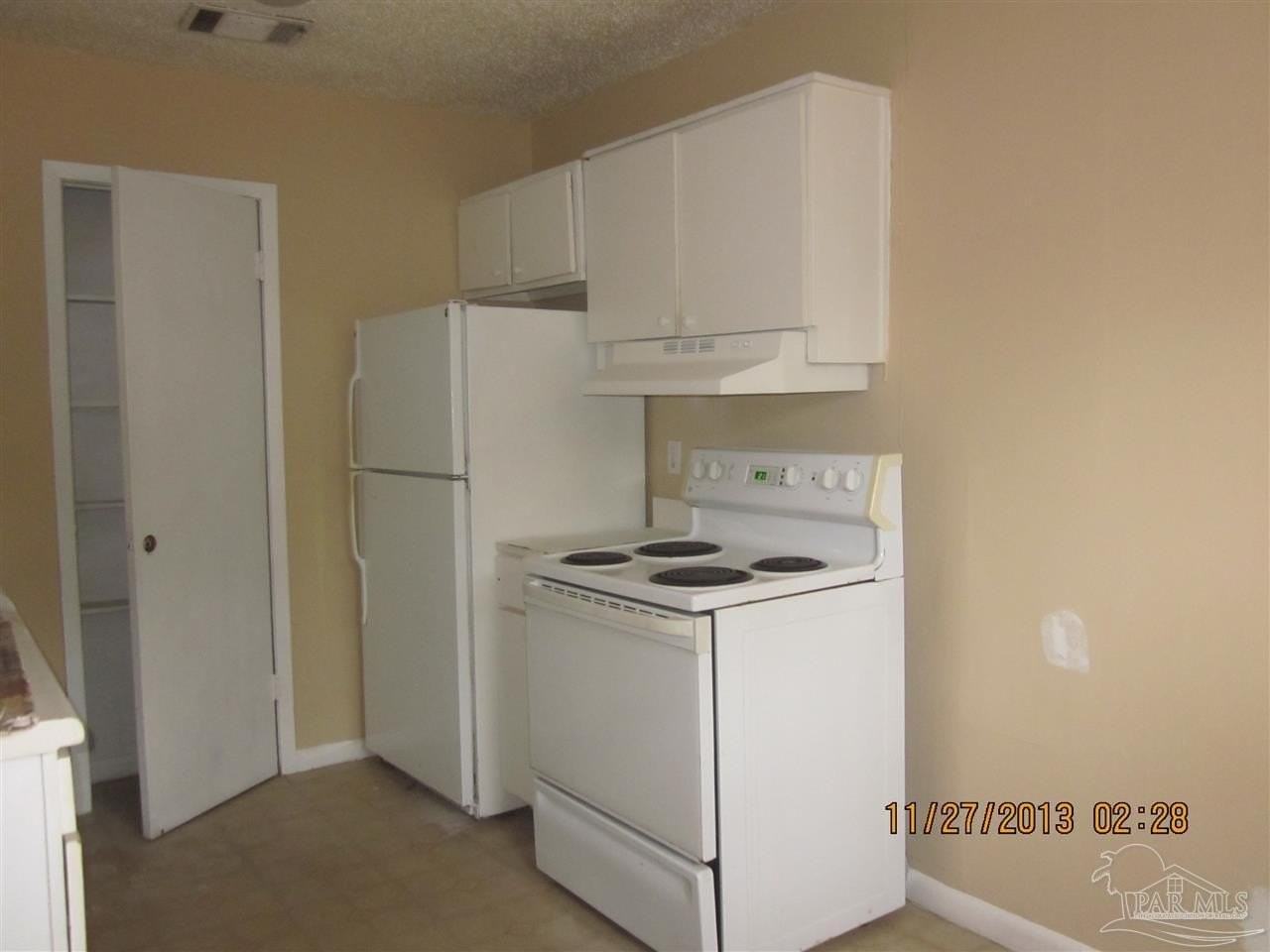 1200 Lake Dr Unit B - Photo 3 of 7