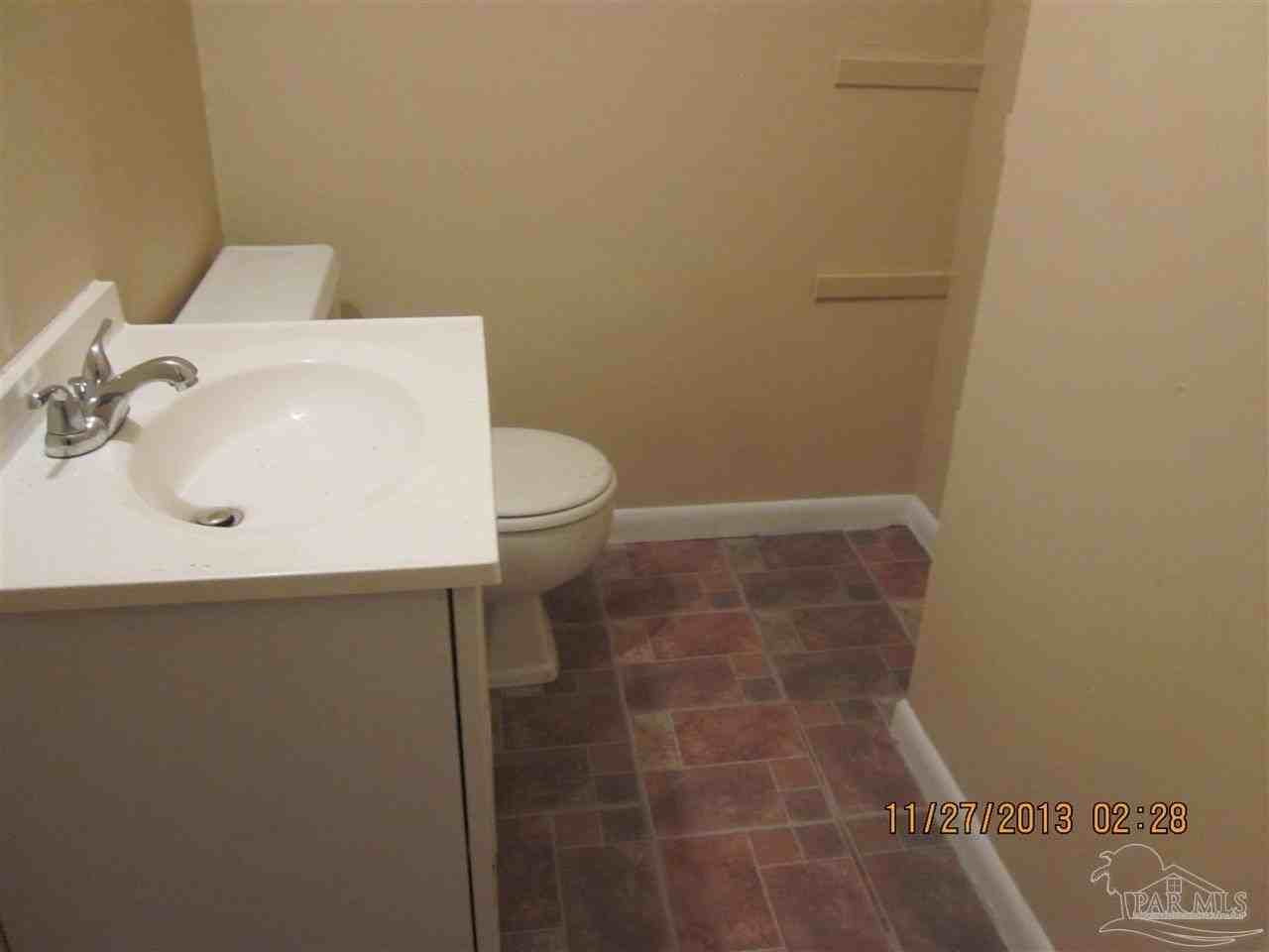 1200 Lake Dr Unit B - Photo 4 of 7