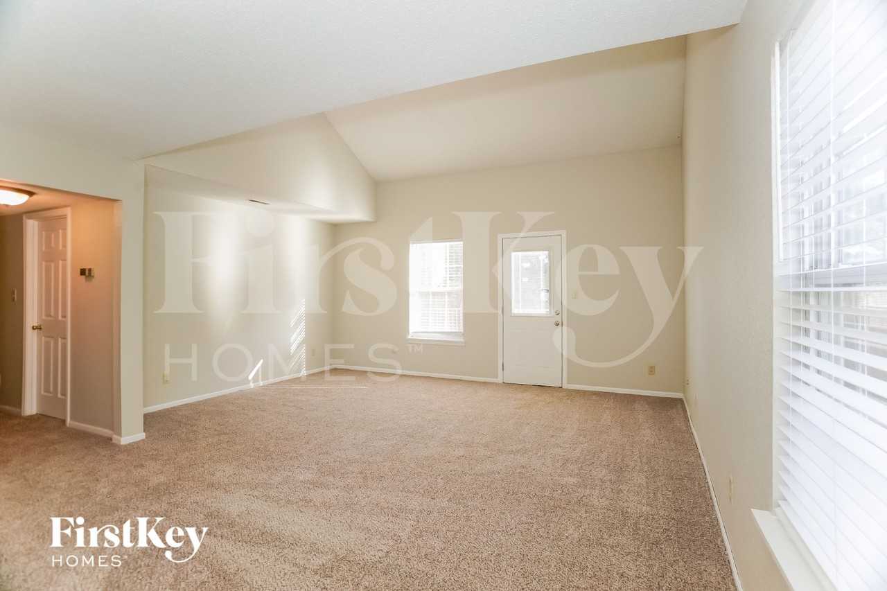 1435 Blue Brook Way - Photo 2 of 15