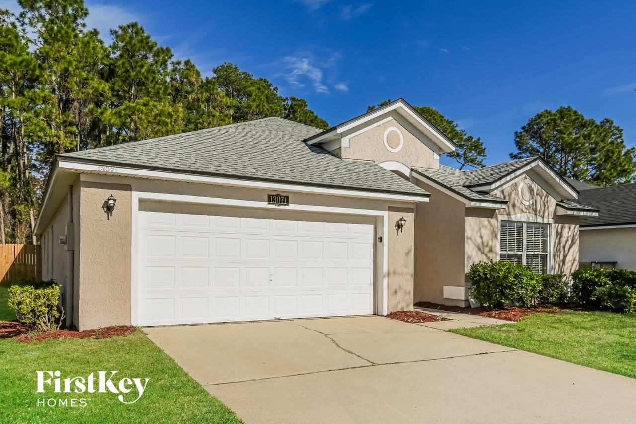 13071 Chets Creek Dr N - Photo 2 of 15