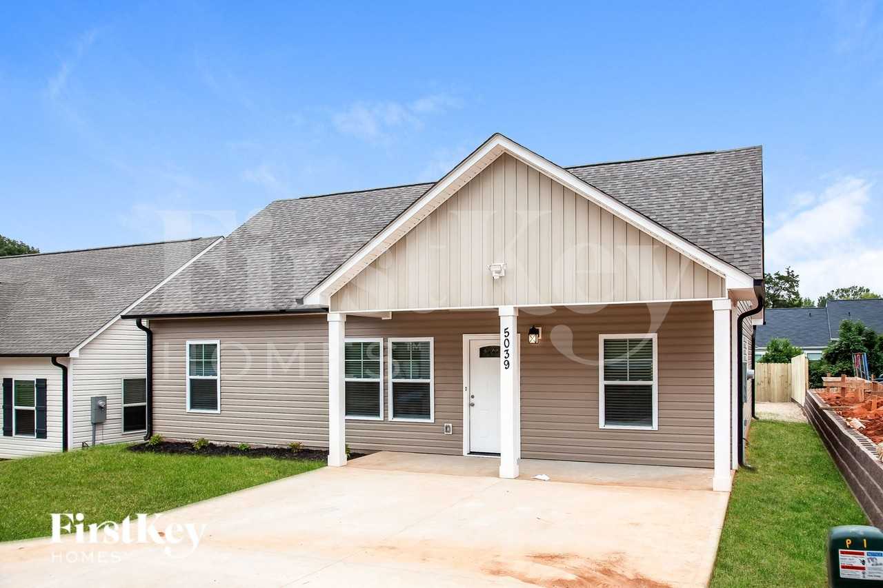 5039 Tuckaseegee Rd - Photo 2 of 15