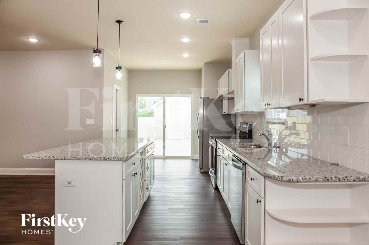 5039 Tuckaseegee Rd - Photo 7 of 15