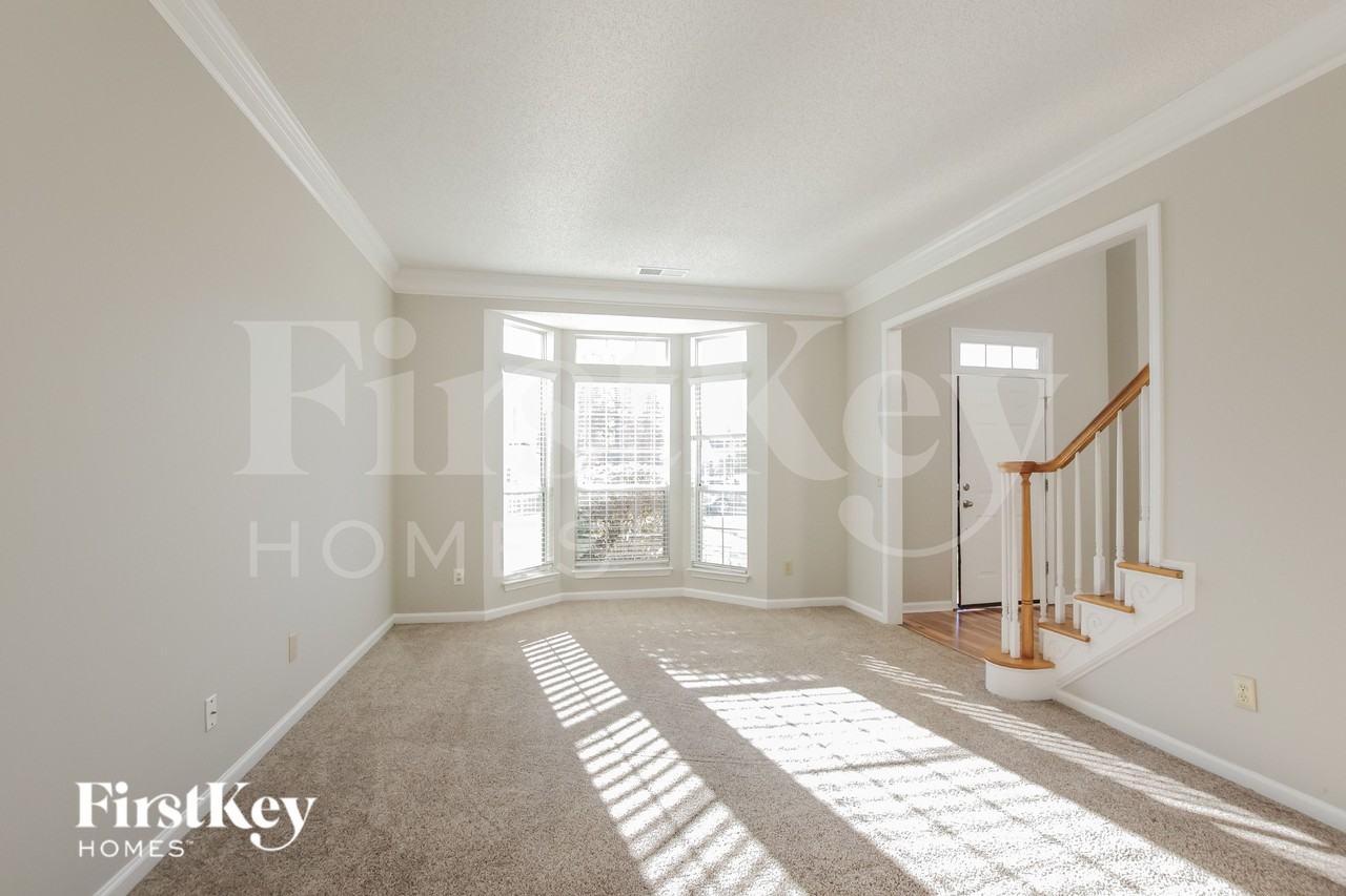 7804 Conifer Cir - Photo 4 of 15