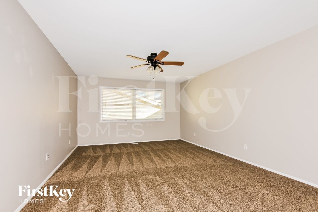 1110 Twistedoak Ct - Photo 3 of 15