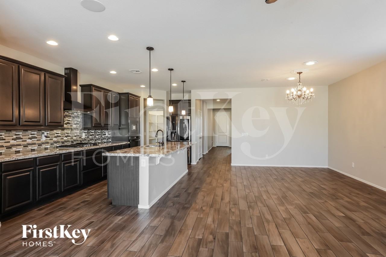 17774 W Granite View Dr - Photo 3 of 15