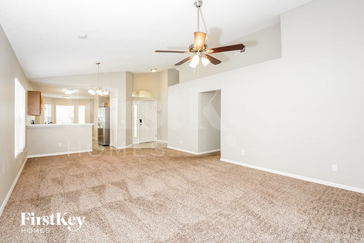 4224 Kingbird Ct - Photo 4 of 17