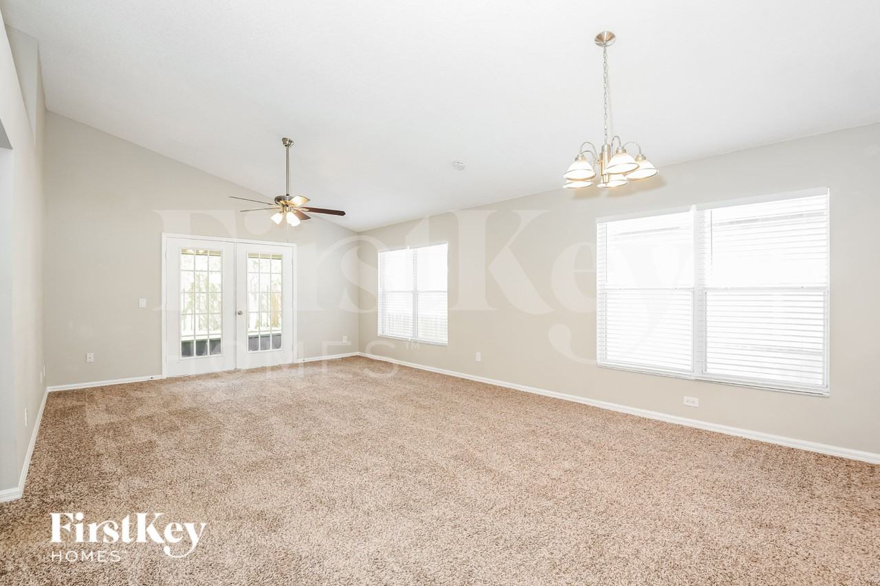 4224 Kingbird Ct - Photo 5 of 17