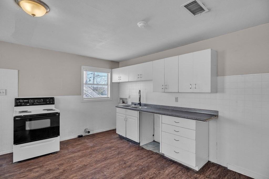 2111 Runnels St Unit 1 - Photo 3 of 13