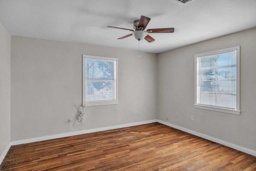 2111 Runnels St Unit 1 - Photo 5 of 13