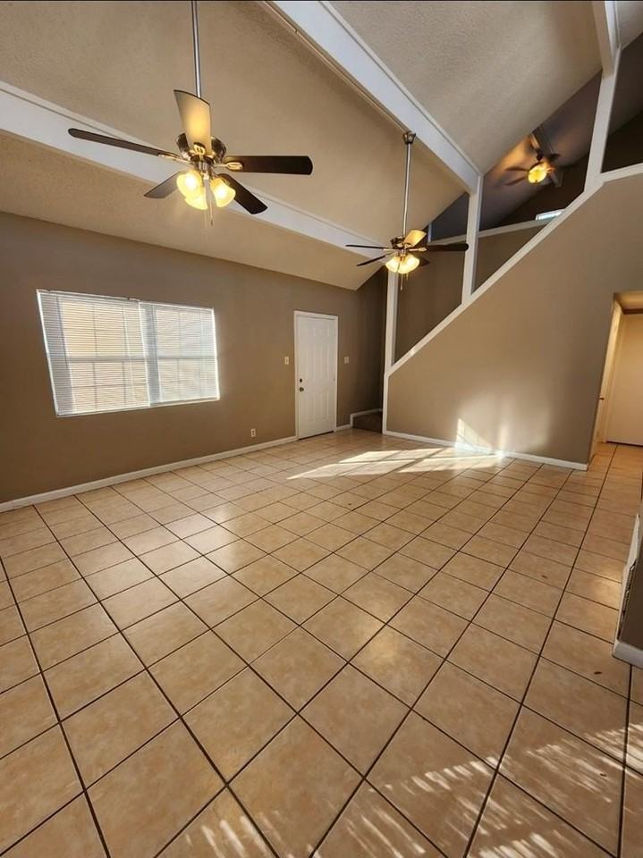 4241 Siesta Ln - Photo 3 of 26