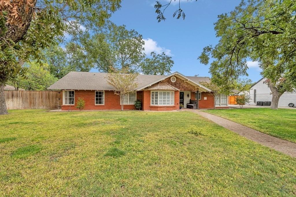 1900 Sparks St - Photo 2 of 43