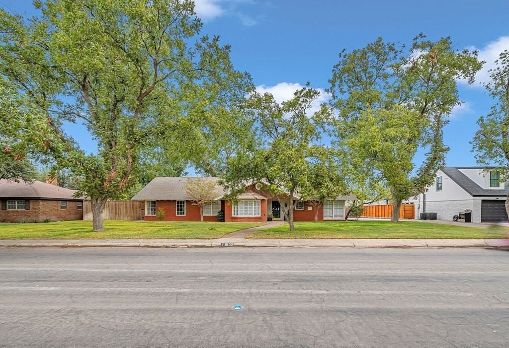 1900 Sparks St - Photo 6 of 43