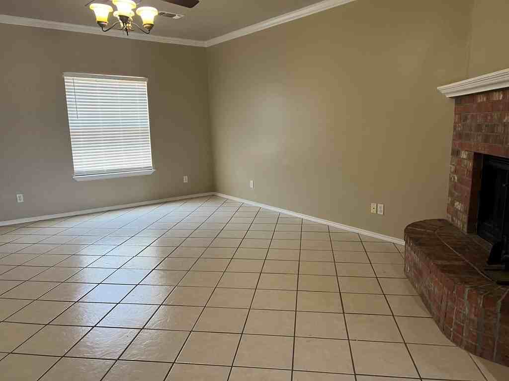 4600 Lanham St - Photo 4 of 10