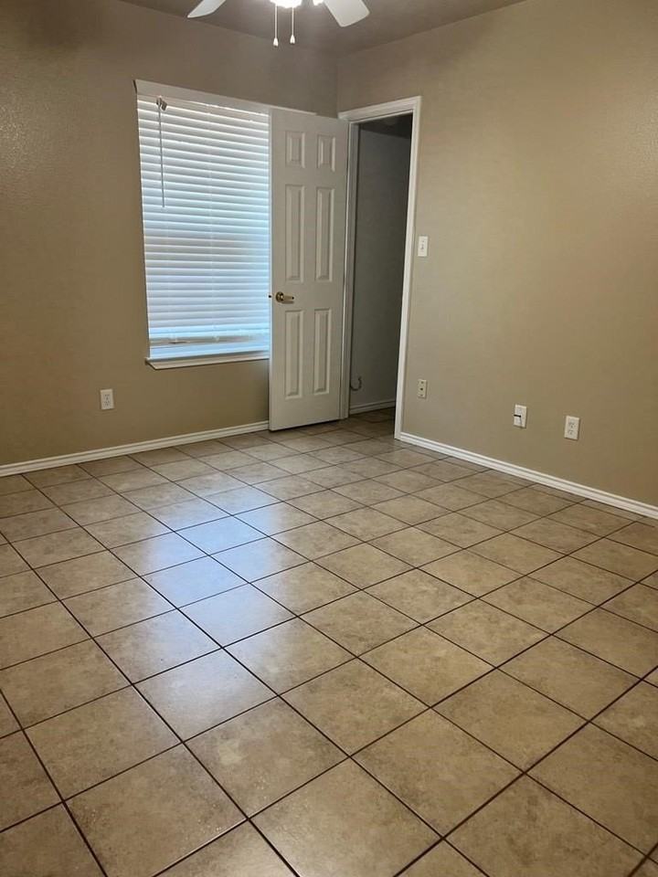 4600 Lanham St - Photo 6 of 10