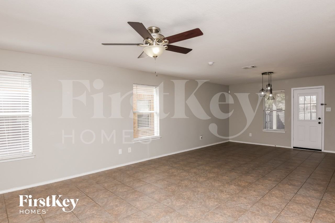 8825 Quarry Ridge Trl - Photo 2 of 14