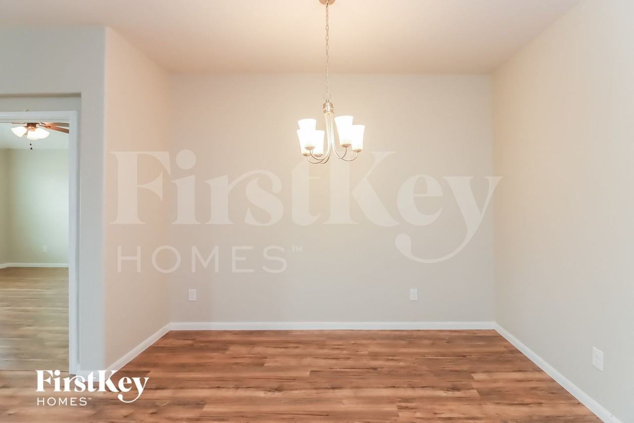 6010 Diantha St - Photo 5 of 15