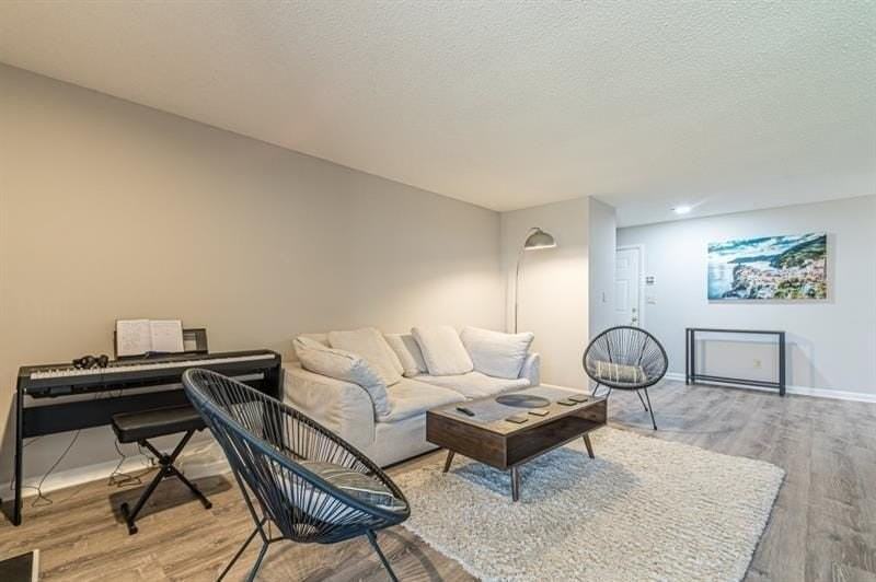 6034 Coventry Cir - Photo 6 of 48