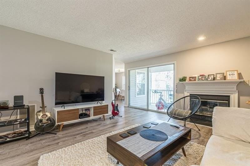 6034 Coventry Cir - Photo 7 of 48