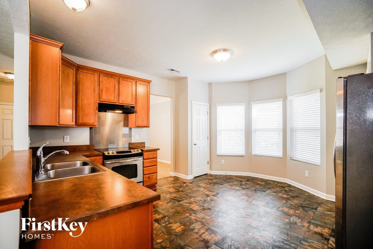 1083 Ashcraft Ave - Photo 7 of 15