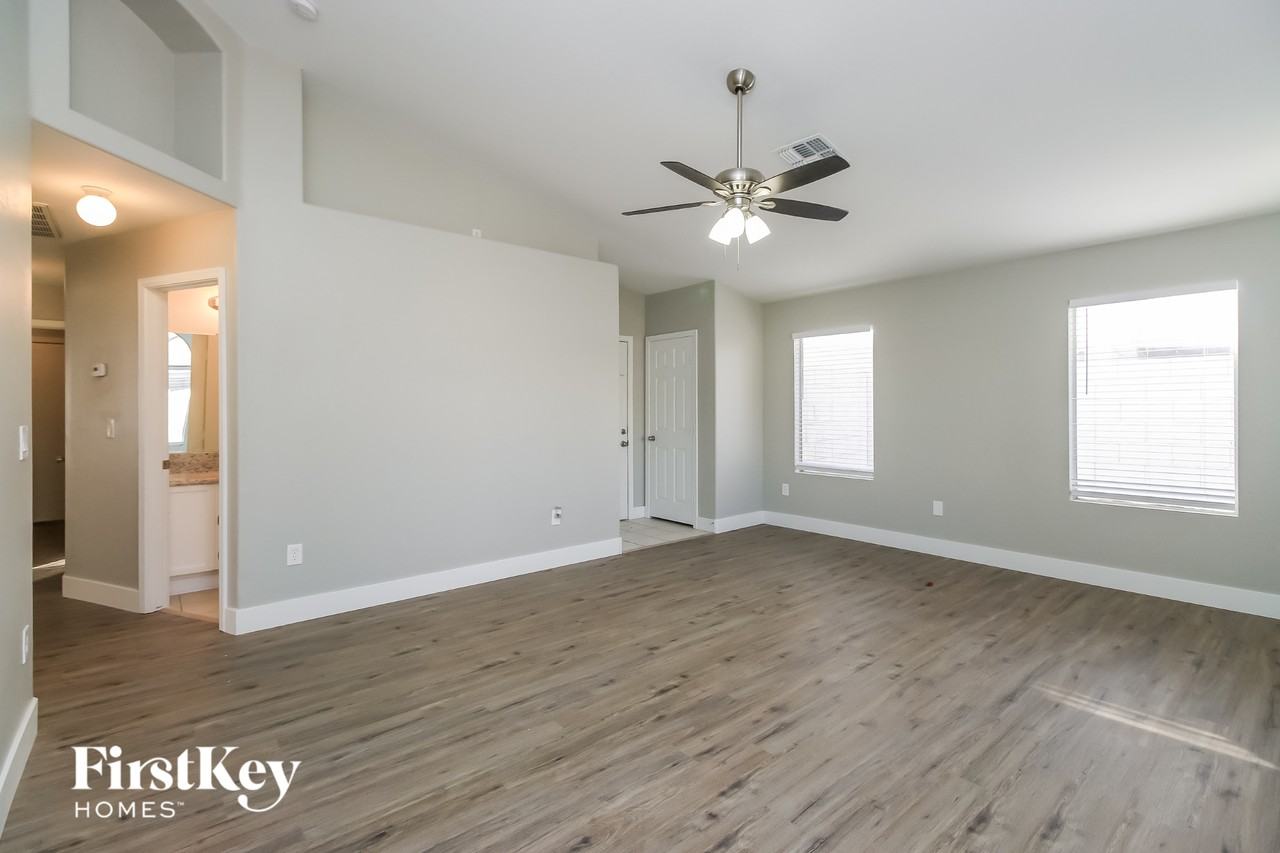 812 E Morelos St - Photo 2 of 15