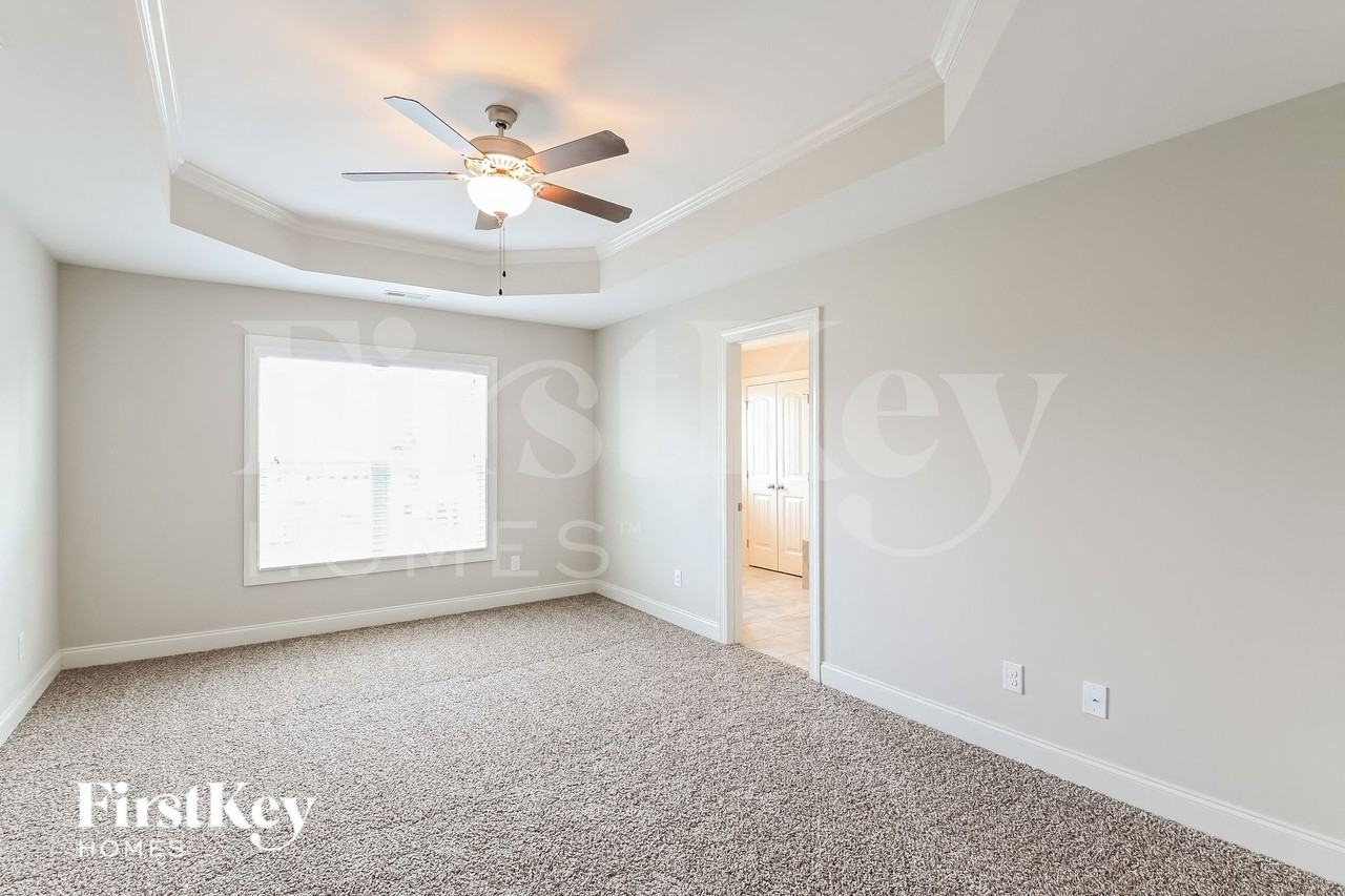 92 Squire St - Photo 5 of 15