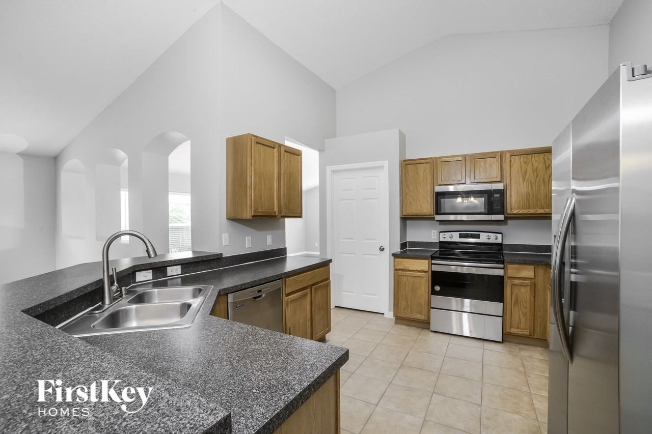 5374 Florence Harbor Dr - Photo 7 of 15