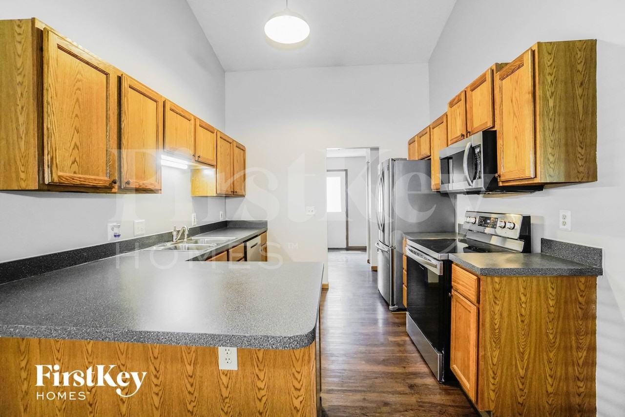 1634 Golden Cloud Ln - Photo 7 of 15