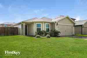 featured image of 1001 Walnut Ln