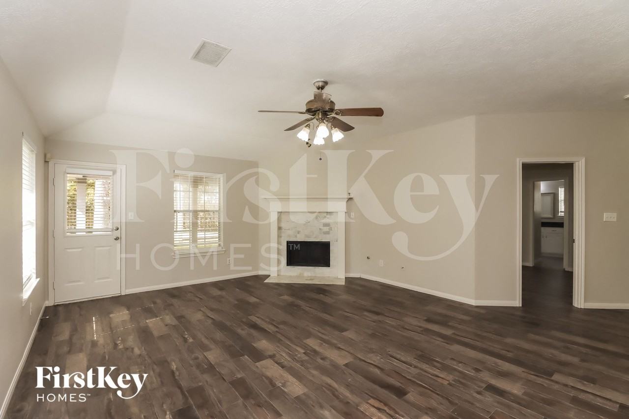 16114 Speyburn Ct - Photo 3 of 15