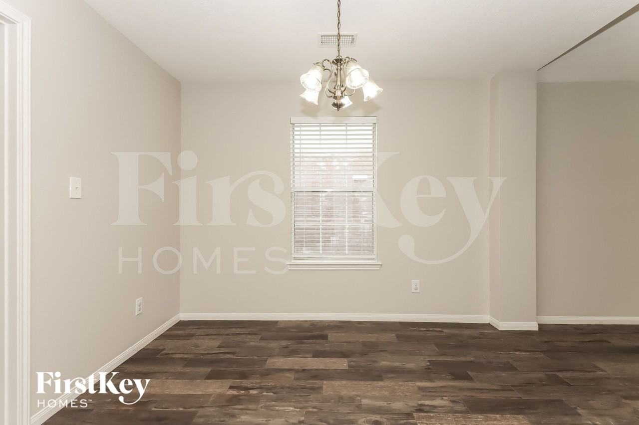 16114 Speyburn Ct - Photo 5 of 15