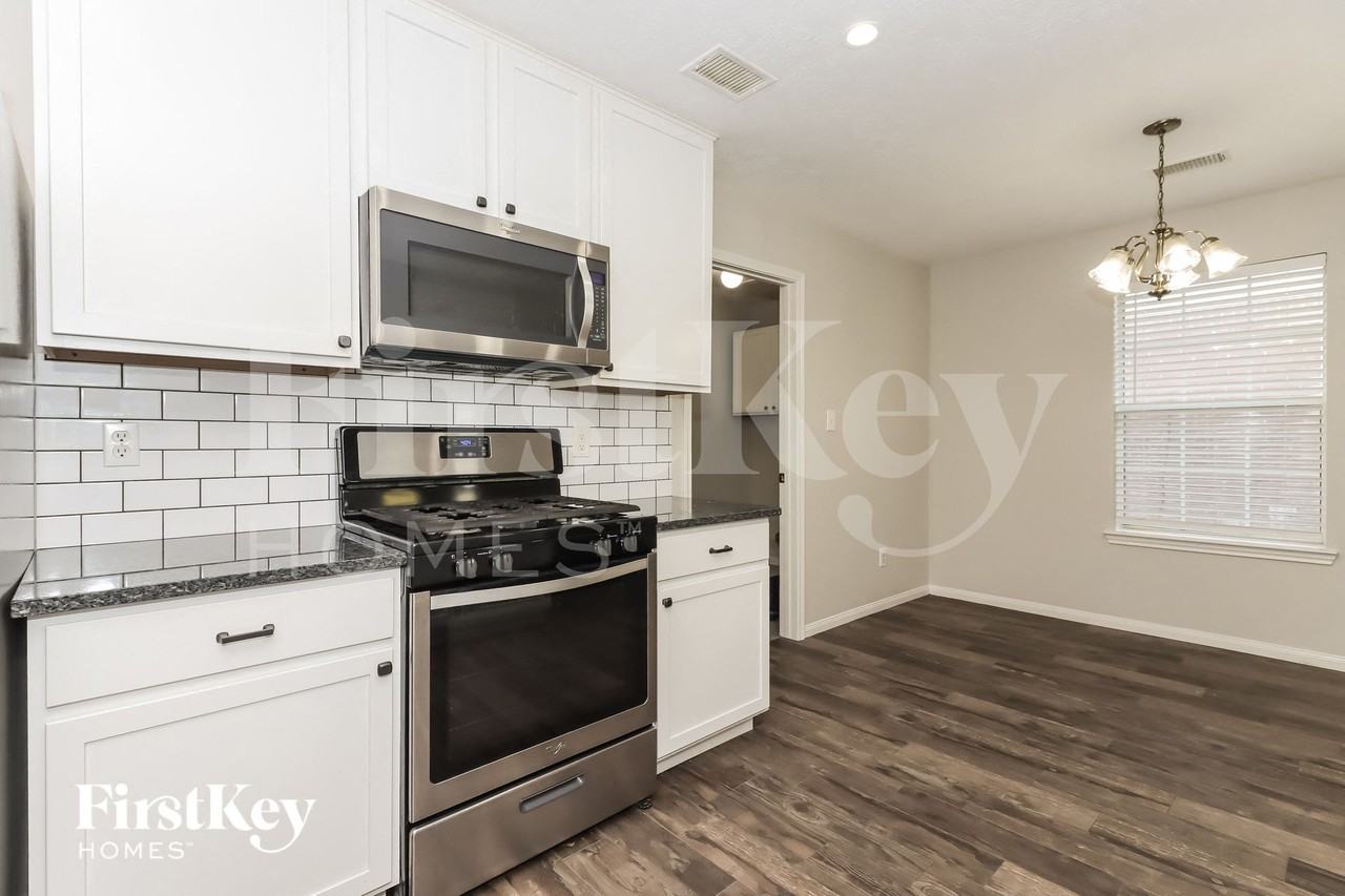 16114 Speyburn Ct - Photo 6 of 15