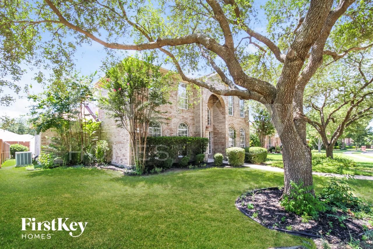 1008 Mark Twain Dr - Photo 2 of 15