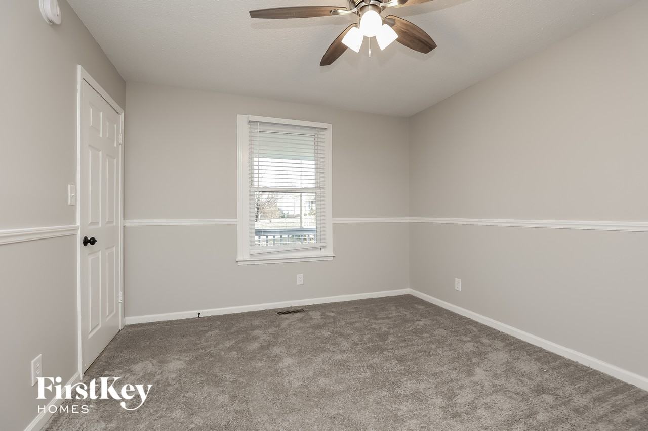 418 Helton Dr - Photo 6 of 15