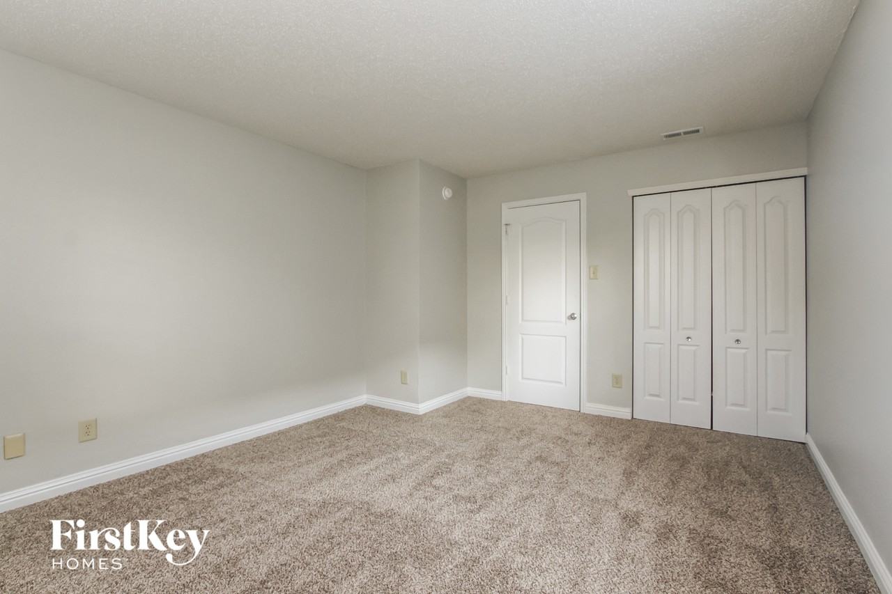 529 Streamside Dr - Photo 7 of 15