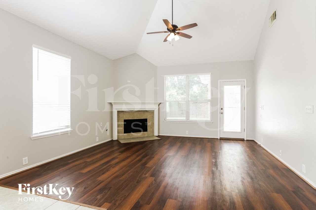 12127 Wortham Landing Dr - Photo 2 of 14