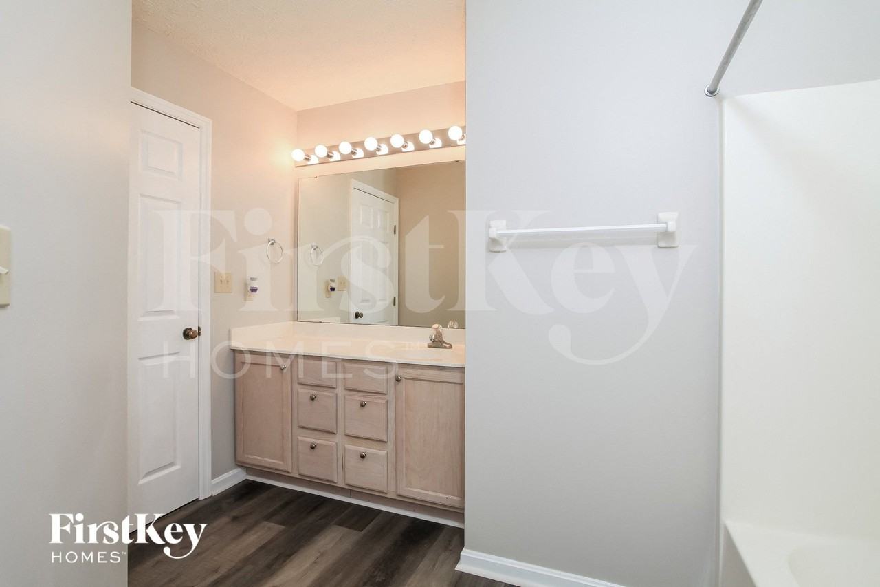 1088 Heritage Trce - Photo 7 of 14