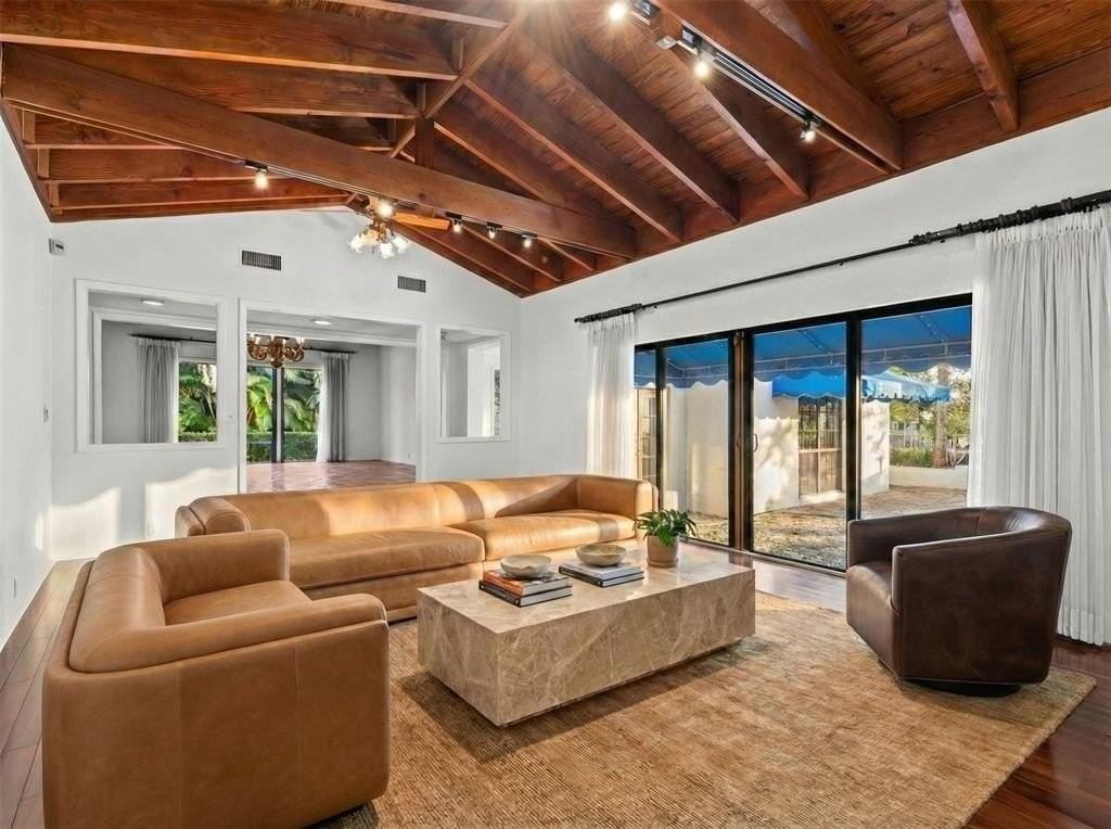 1313 Ponce De Leon Dr - Photo 2 of 4