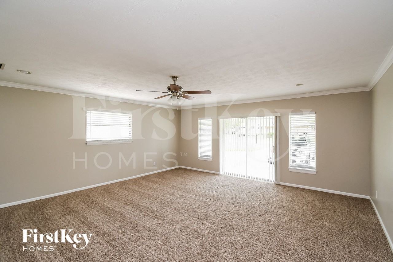 3572 Fortuna Dr - Photo 3 of 15