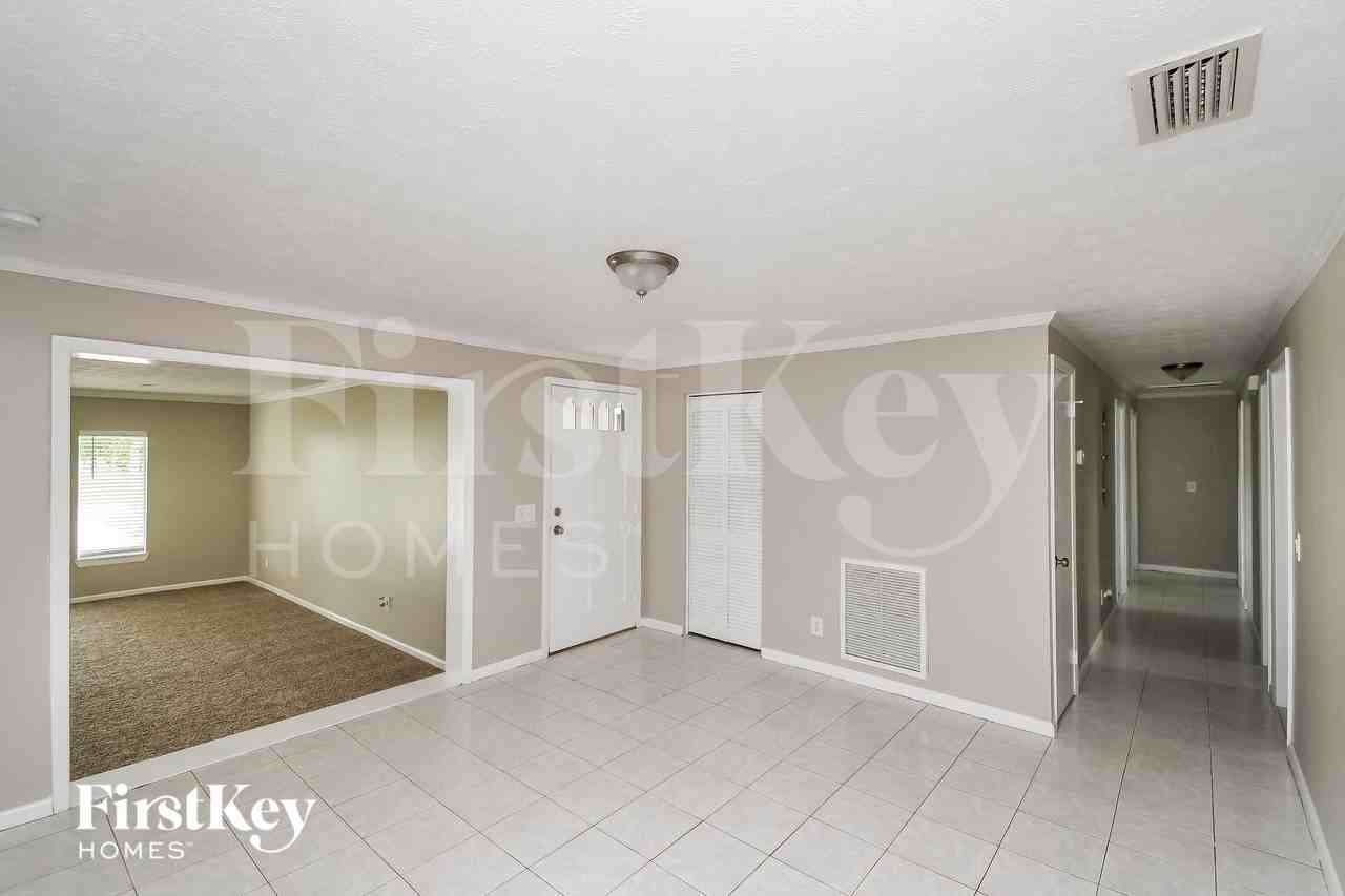 3572 Fortuna Dr - Photo 5 of 15