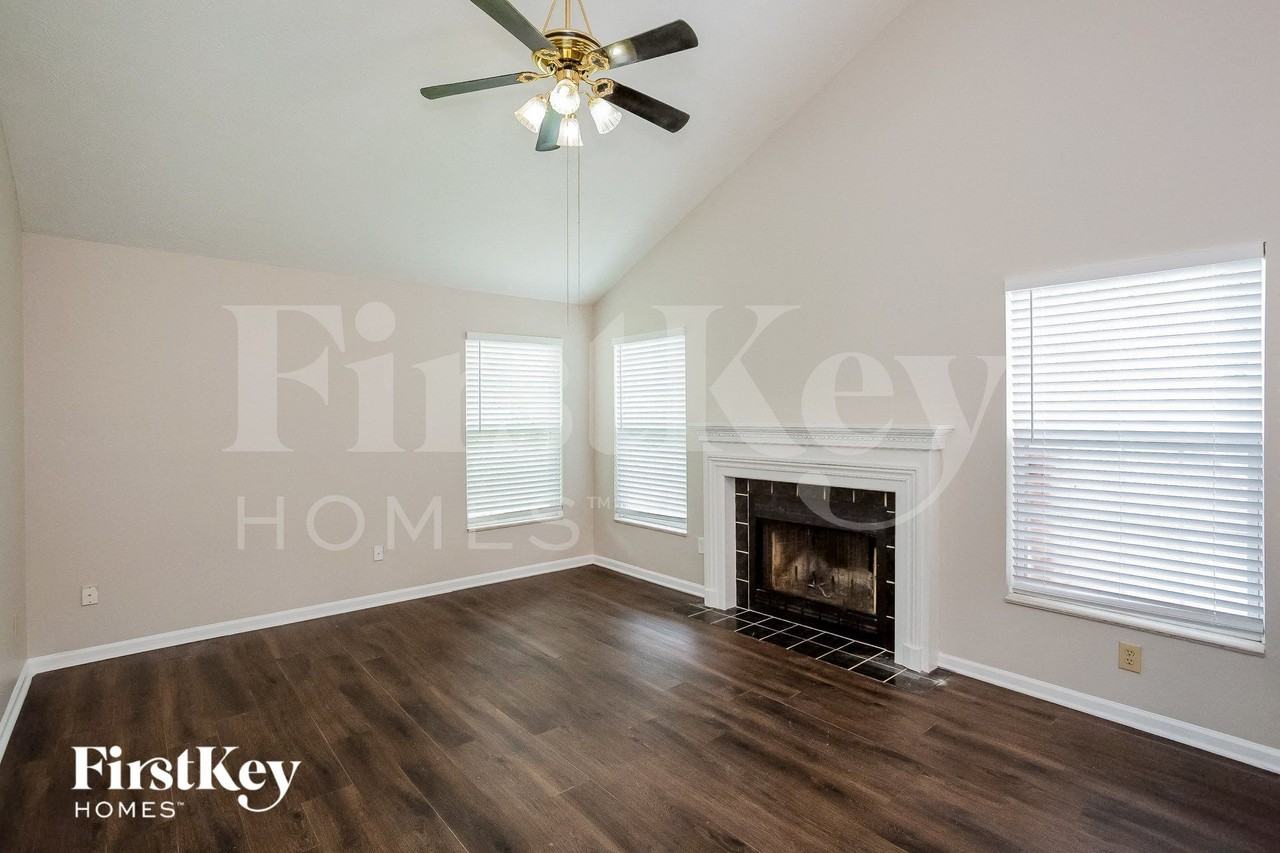 9466 Fairview Pkwy - Photo 3 of 13