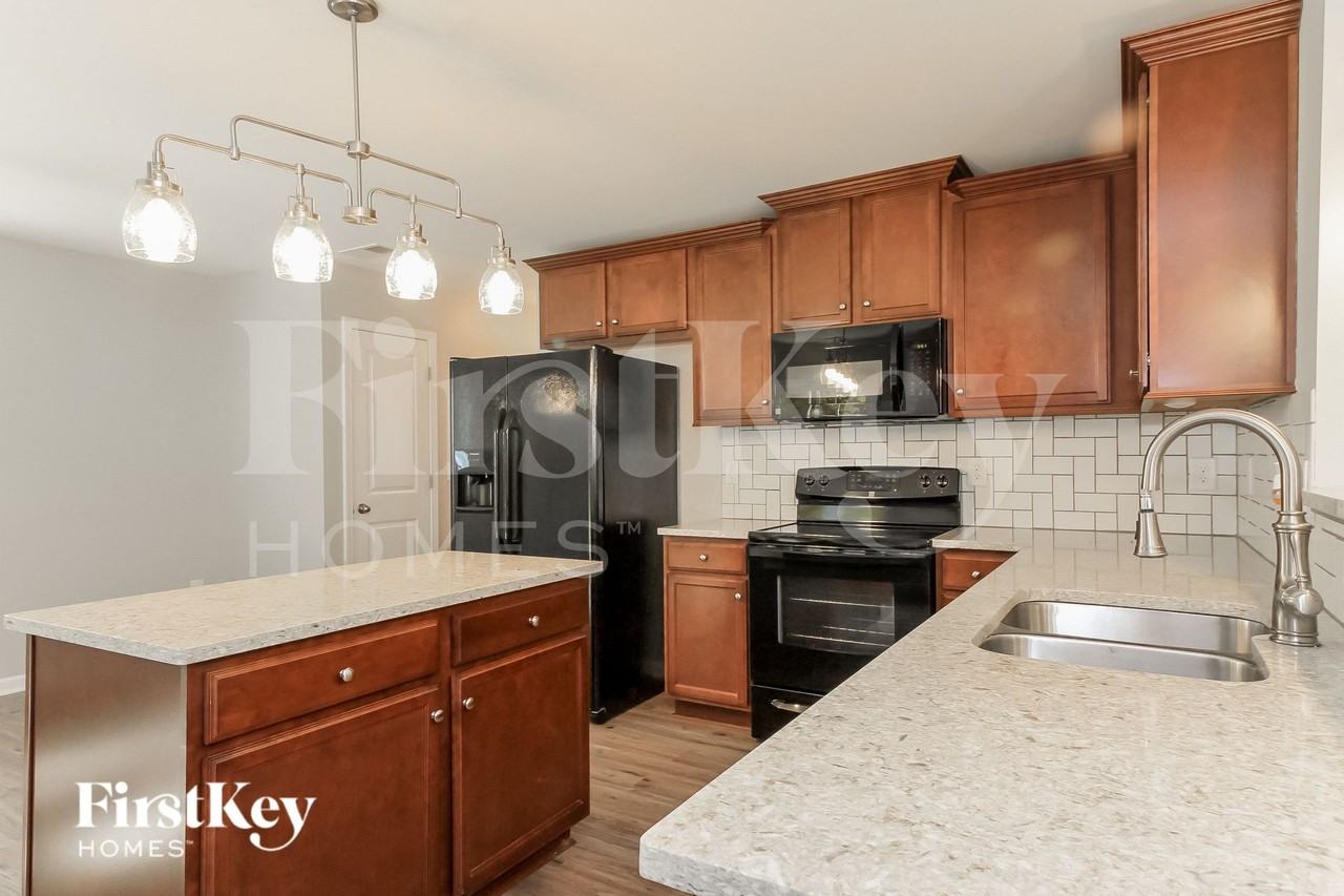 1626 Weatherend Dr - Photo 7 of 15