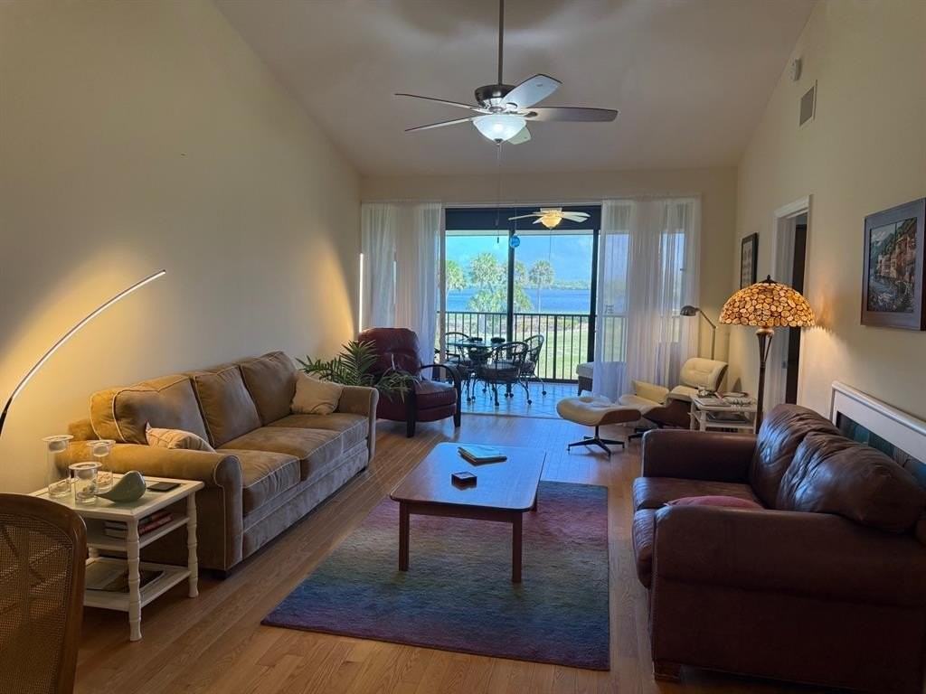 6102 Se Landing Way #13 - Photo 5 of 14